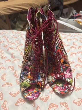 Anne Michelle  zip up helks
